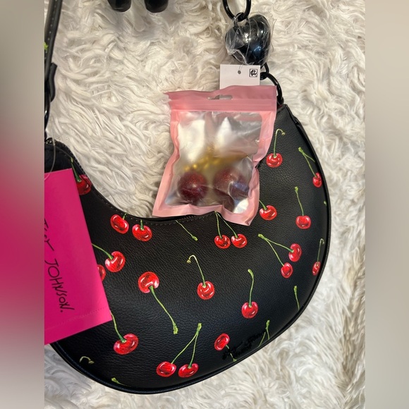 🖤🍒 Betsey Johnson Cherry On-Top Shoulder Bag with cute Cherry bag charm🍒🖤NWT - Picture 17 of 17